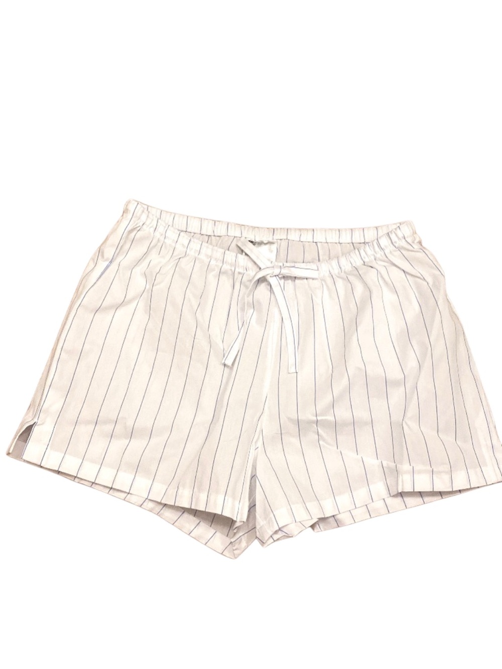 🎀3/$25🎀 H&M White Pinstripe Drawstring PJs Shorts